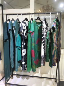 愛(ài)歐雅19夏高端桑蠶絲連衣裙 探尋北京惠品女裝品牌的折扣批發(fā)走份渠道