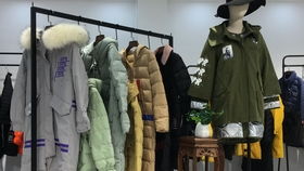 杭州品牌折扣女裝批發新風尚 聚焦孔雀夫人19新款精品羊毛毛衣與鞋帽批發